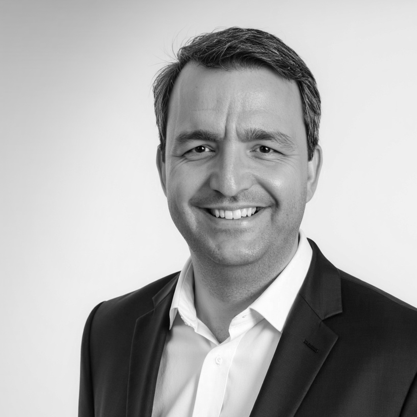 Headshot of Adam Martinez, PhD, Vice President, Product Development of Nyra Medical.