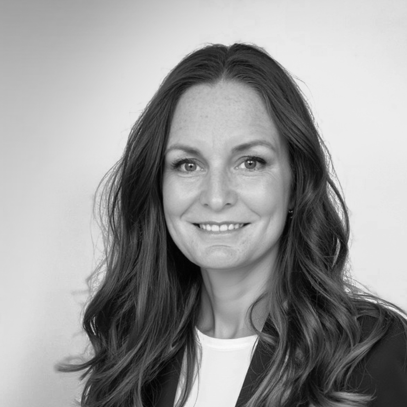 Headshot of Suzanne Wallace, CRNP, Clinical Marketing of Nyra Medical.